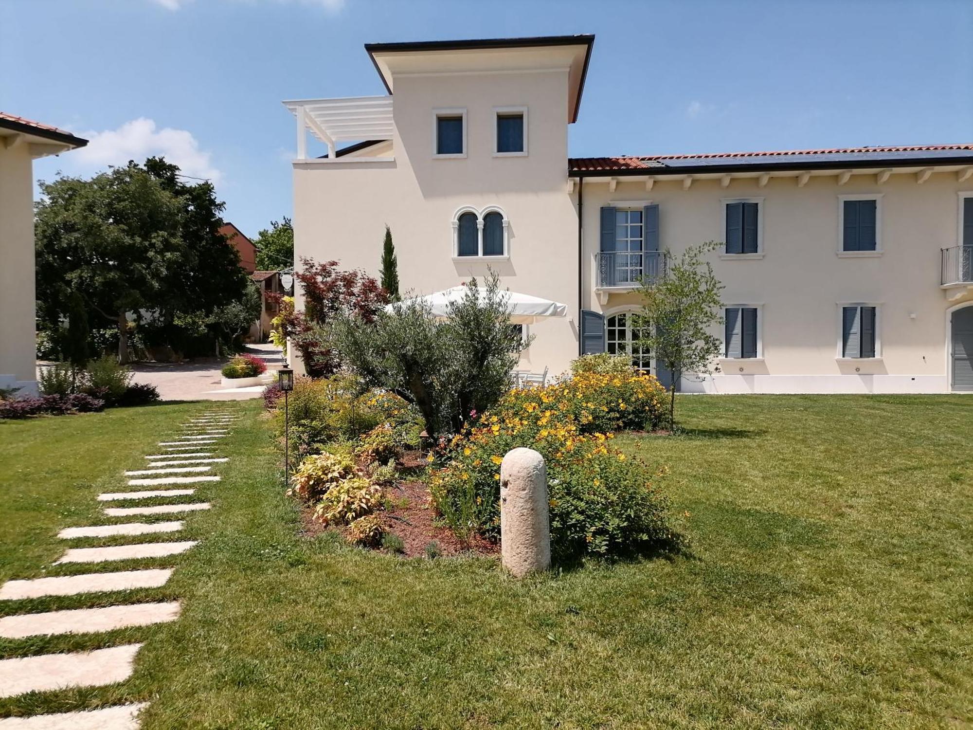 Relais Ca' Morenica Valeggio sul Mincio Exterior foto